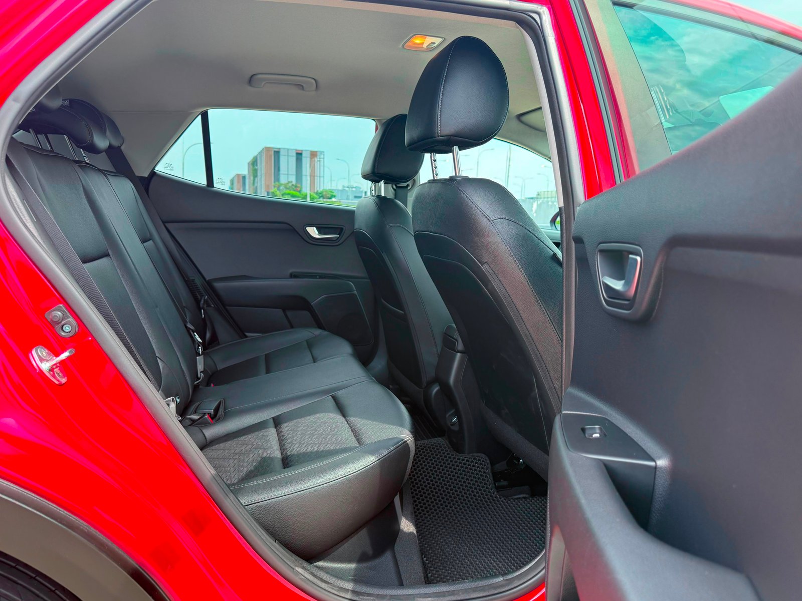 Kia Stonic 1.0 MHEV photo 6